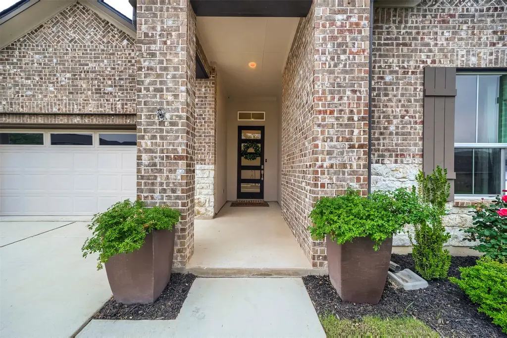 417 Peace Pipe Way, Georgetown