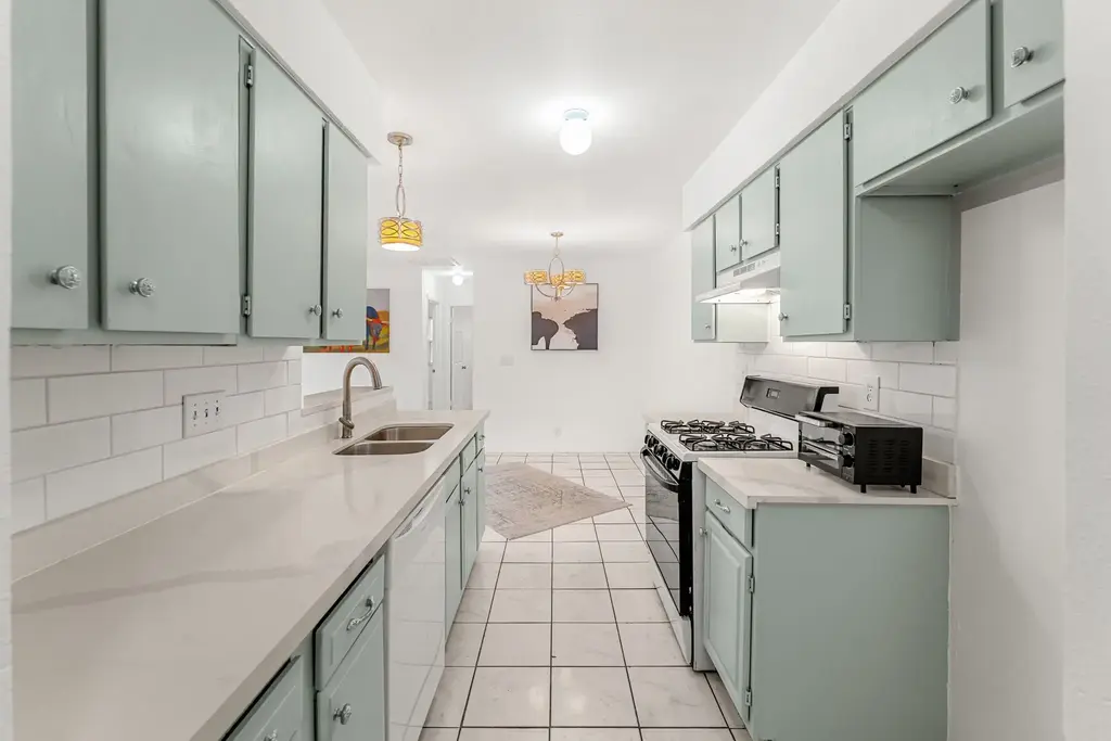 2501 Teri Road B, Austin