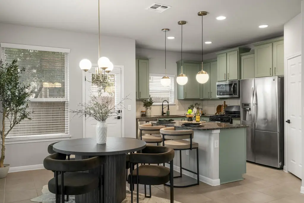 1011 Totis Road, Austin