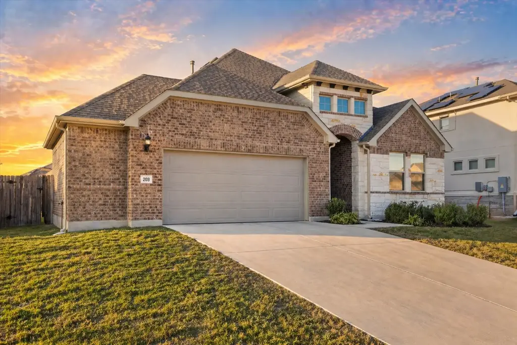 209 Rainier Drive, Kyle