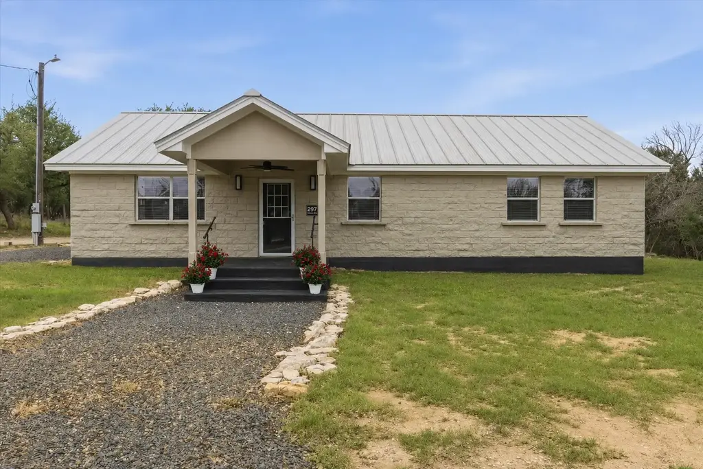 297 Robins Way, Wimberley