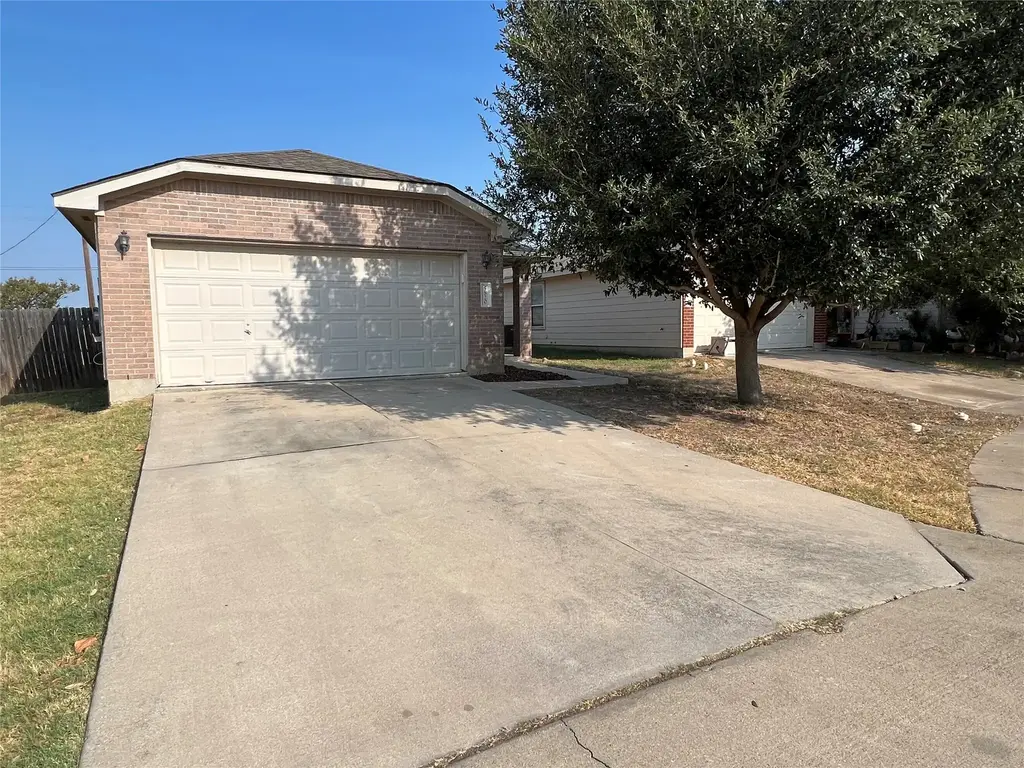 5820 Angel Drive, Del Valle