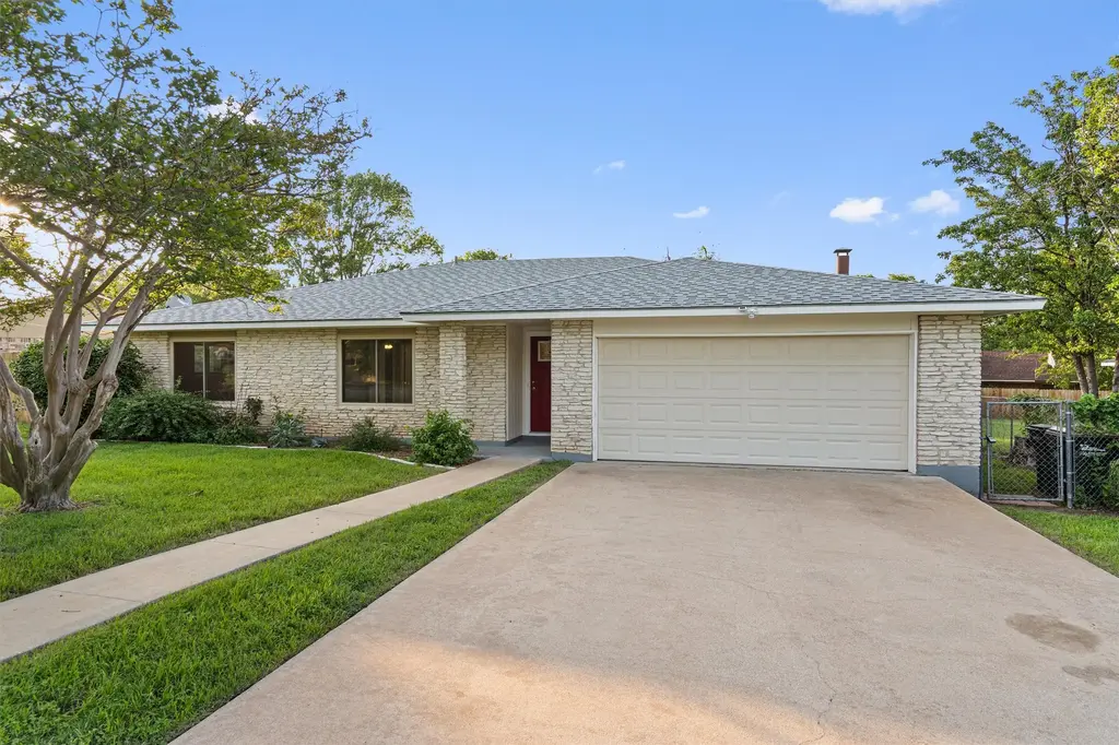 110 Live Oak Drive, Georgetown