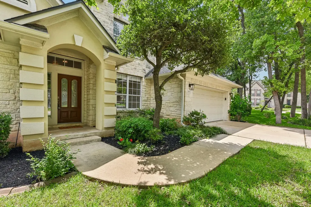 2401 Berwick Cove, Round Rock