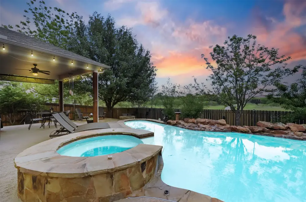 650 Clear Springs Hollow, Buda