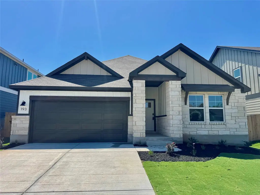 193 Coopers Hawk Crest, Cedar Creek