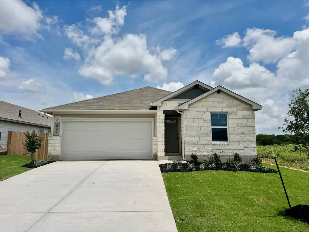 229 Red Tail Hawk Lane, Cedar Creek