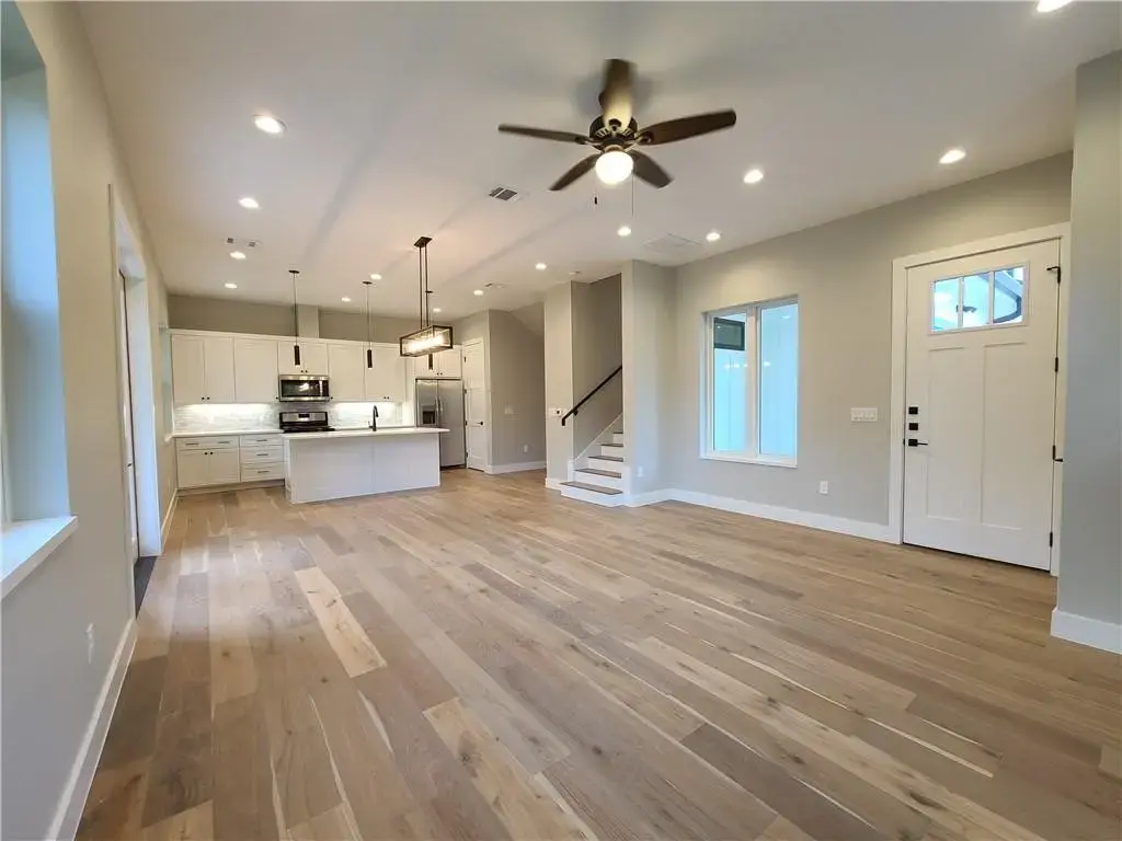 907 E 44th Street B, Austin