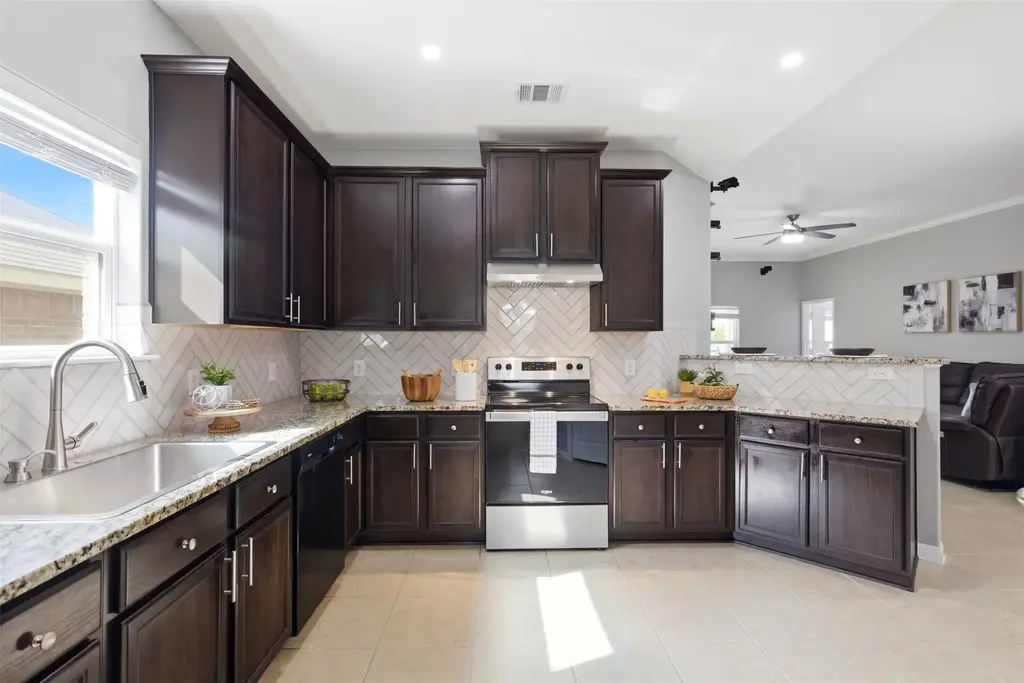 19705 Woodrow Wilson Street, Manor