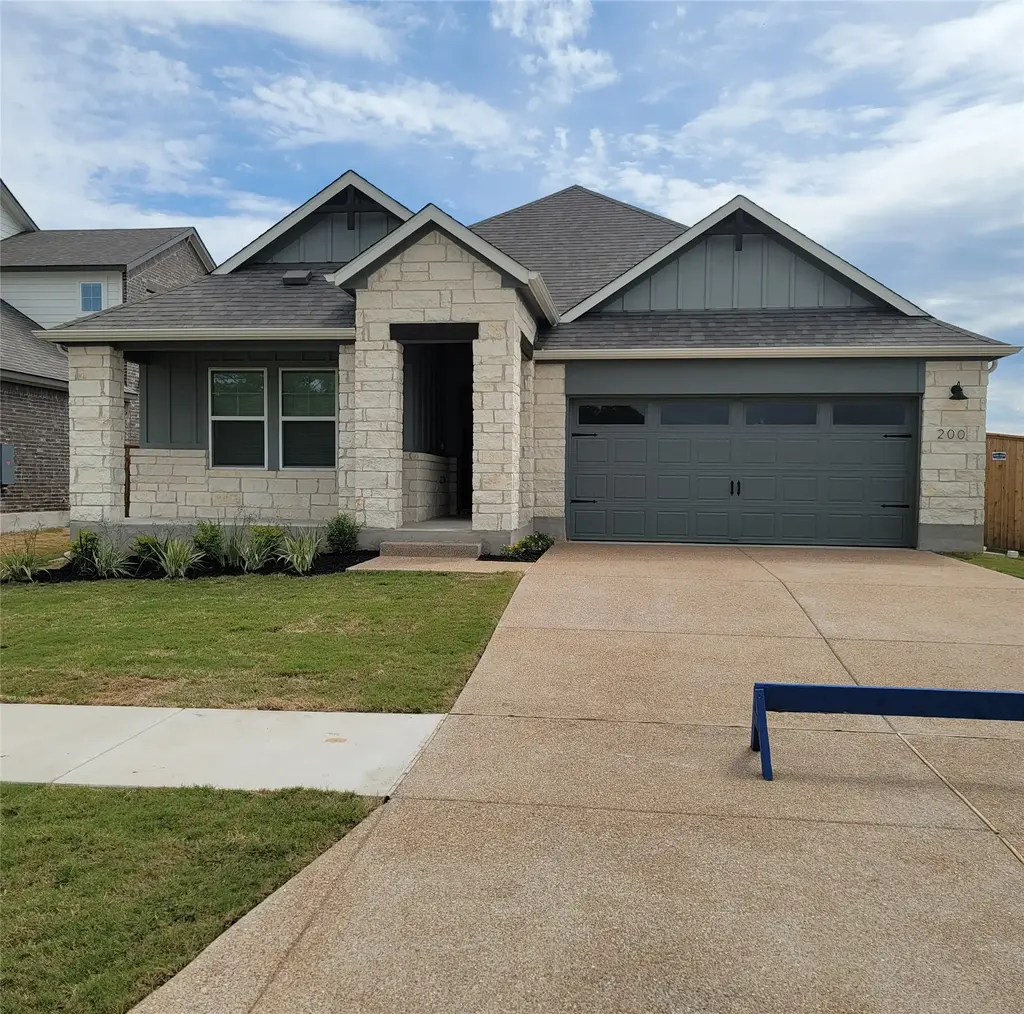 200 Callahan Loop, Buda