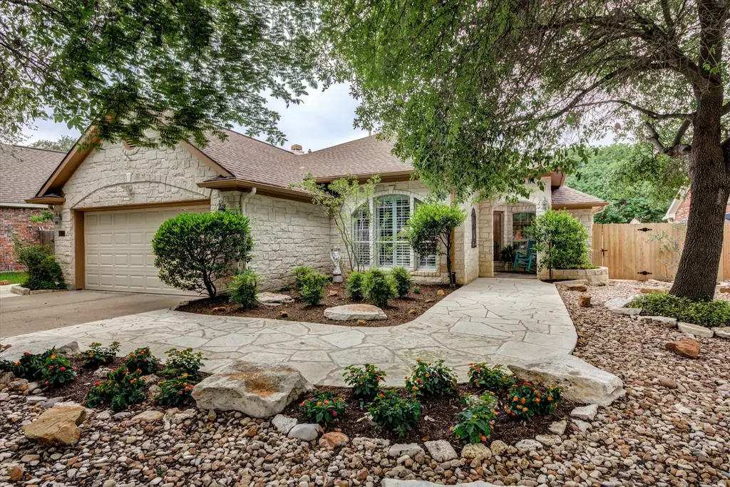 9413 La Puente Drive, Austin