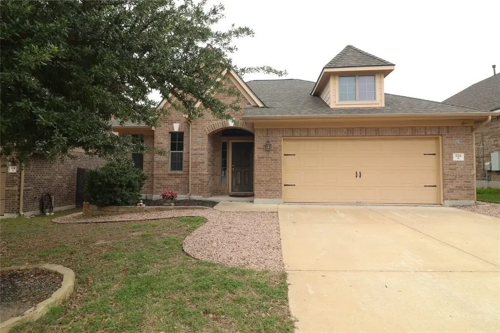 528 Loma Cedro Bend, Leander