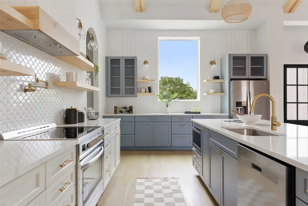 60 War Bonnet, Wimberley