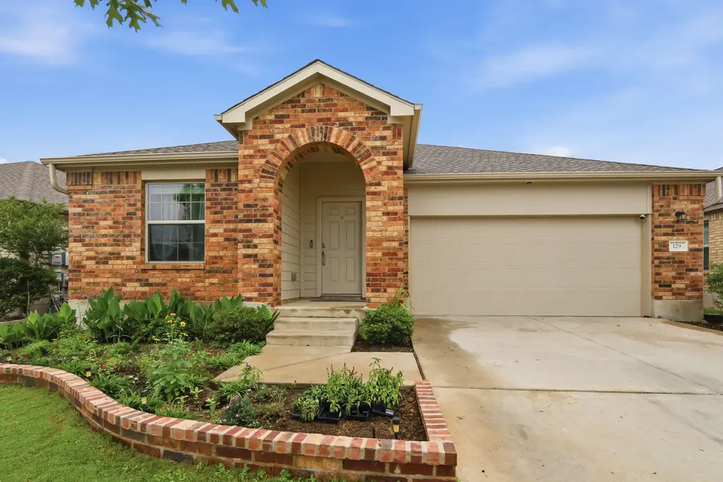 129 Esparza Drive, Bastrop