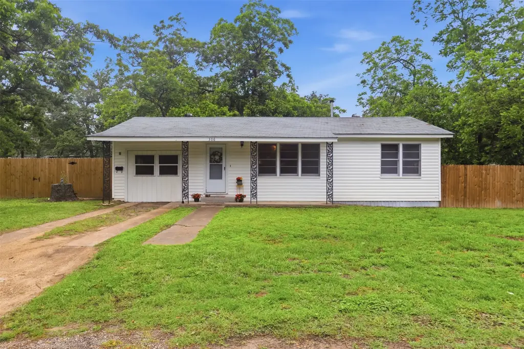 306 Erie Avenue, Rockdale