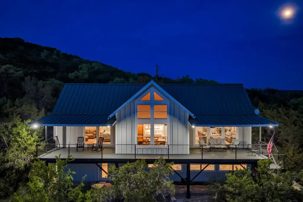 621 Waterway Lane, Burnet