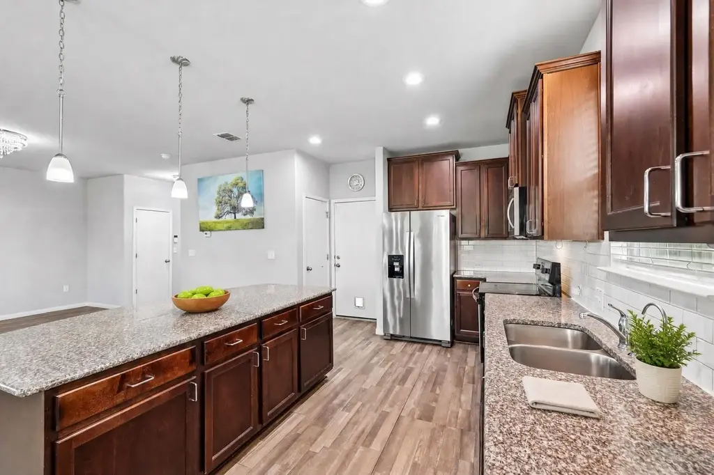 387 Guemal Road, Buda