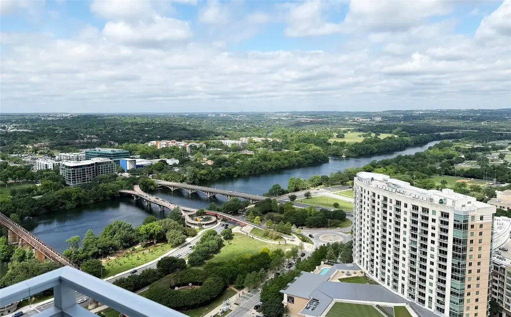 222 West Avenue 3008, Austin
