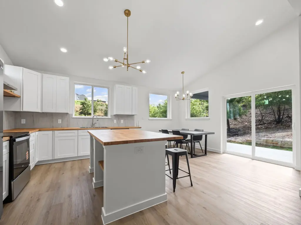 173 Kahalulu Drive, Bastrop