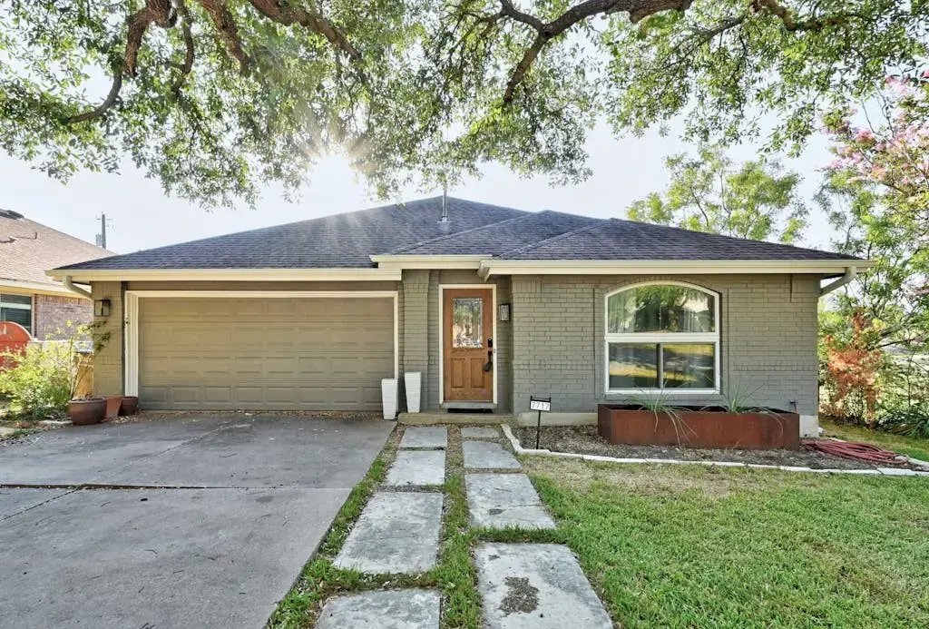 7717 Ponoma Trail, Austin