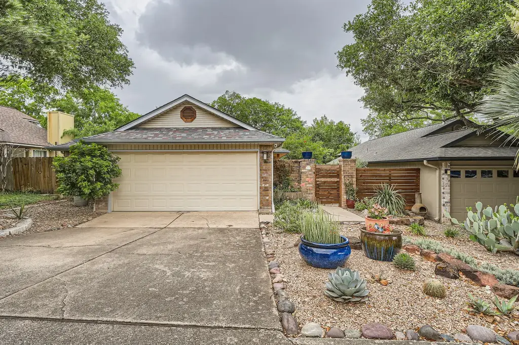 5306 Summer Circle, Austin