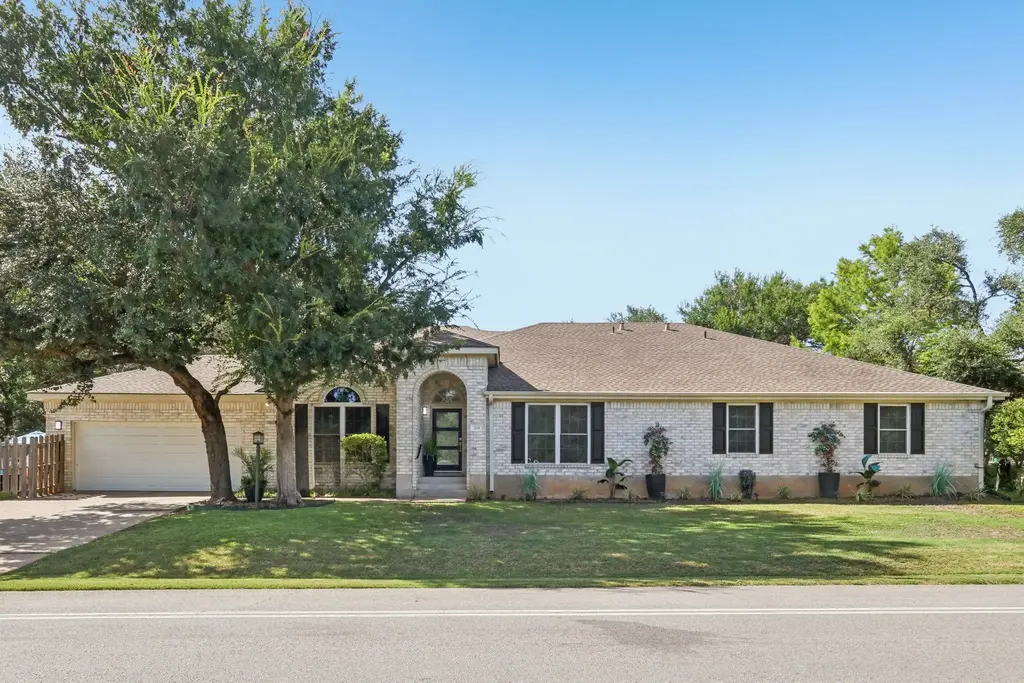 201 Sailmaster Street, Lakeway
