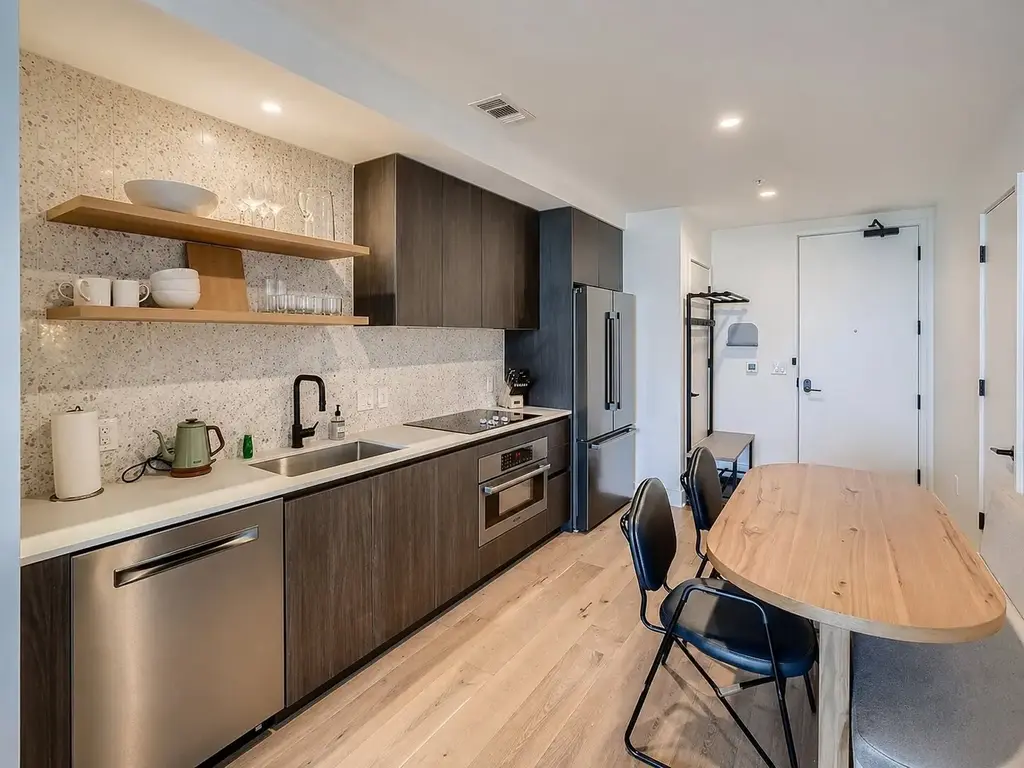 48 E East Avenue 3203, Austin