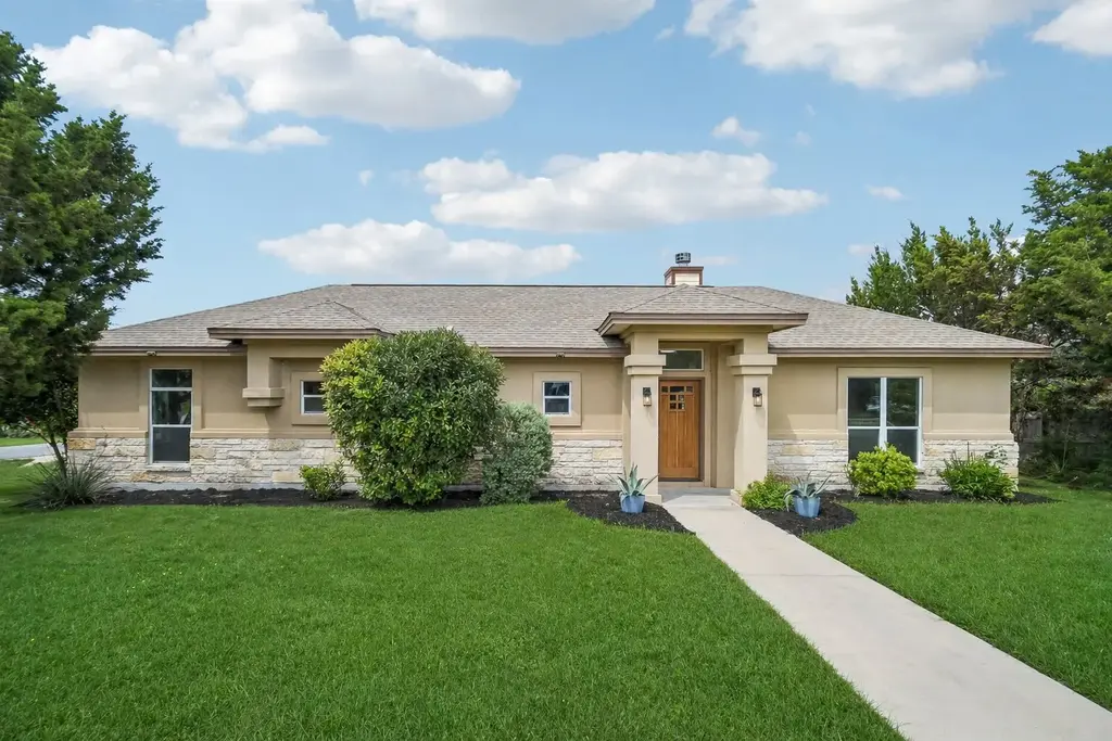 20800 Ridgeview Road, Lago Vista