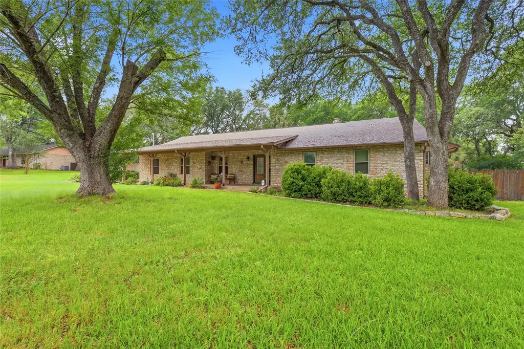 203 Leisurewoods Drive, Buda