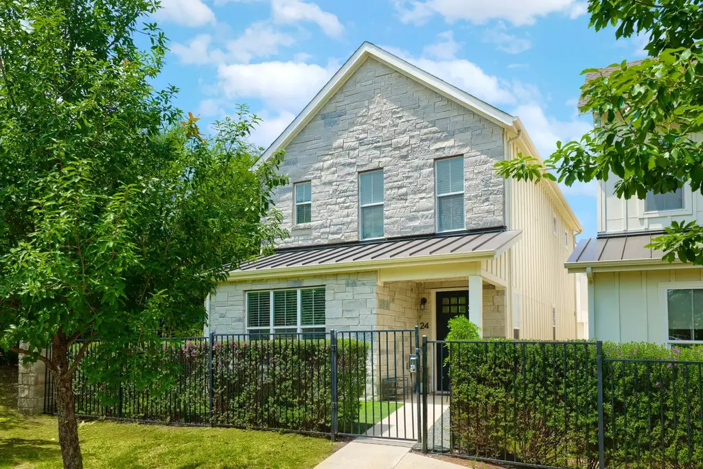 2624 Metcalfe Road 24, Austin