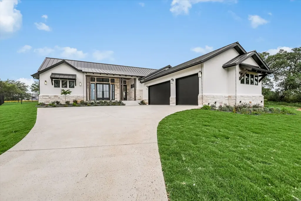 505 Nugget Circle, Horseshoe Bay