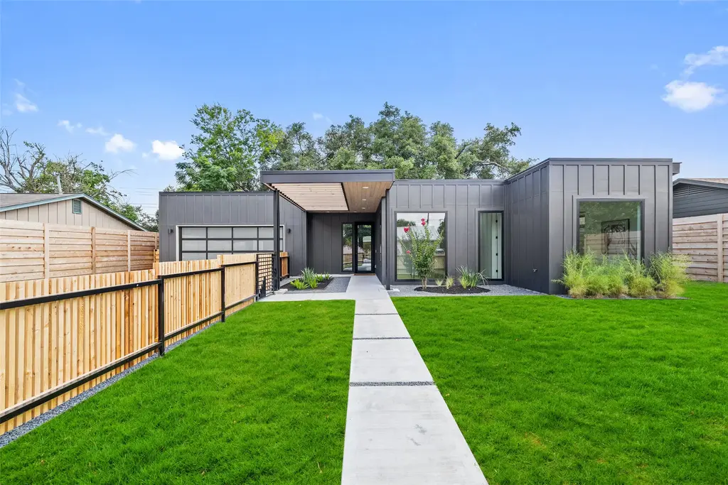 2305 Southern Oaks Drive, Austin