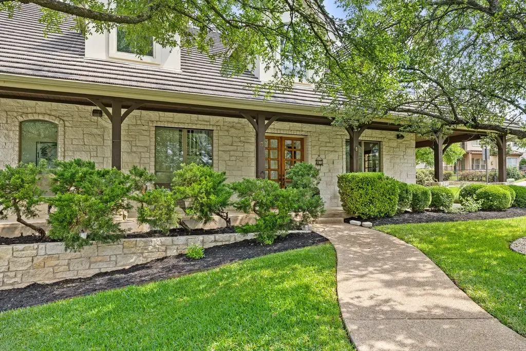 2 Dovedale Cove, The Hills