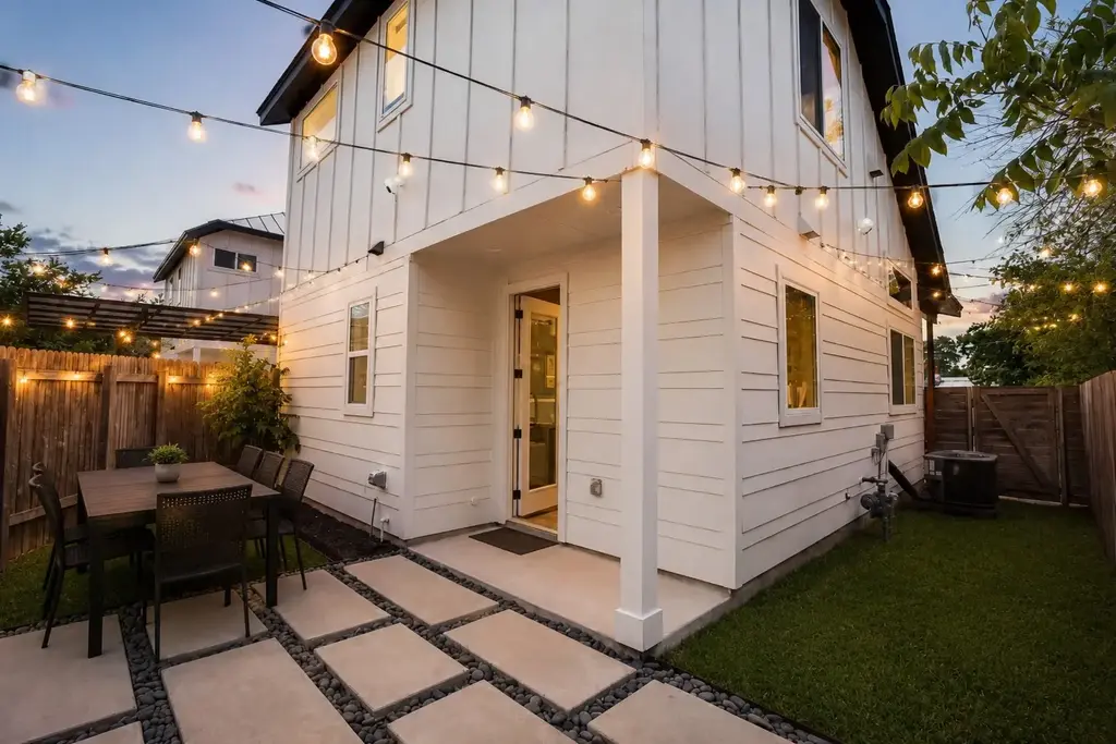 1123 Omega Avenue 1, Austin