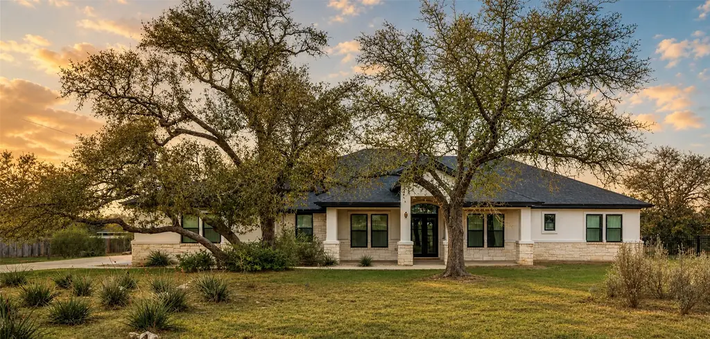 410 Woodland Oaks Trail, Buda