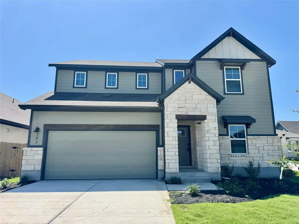 197 Coopers Hawk Crest, Cedar Creek