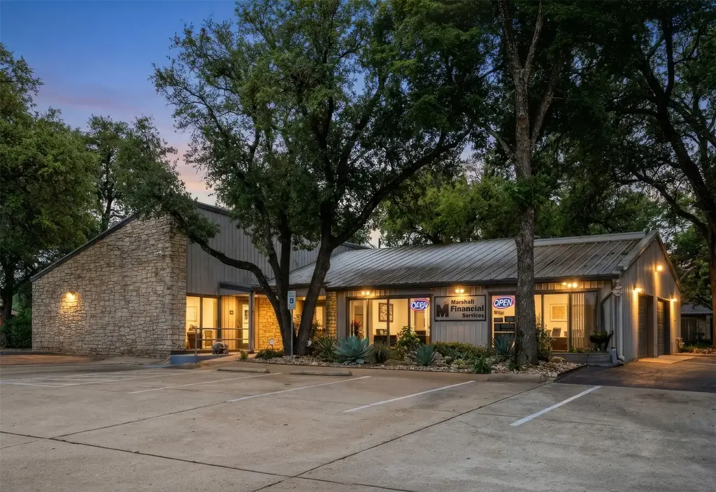 9911 Woodland Village Drive A, Austin