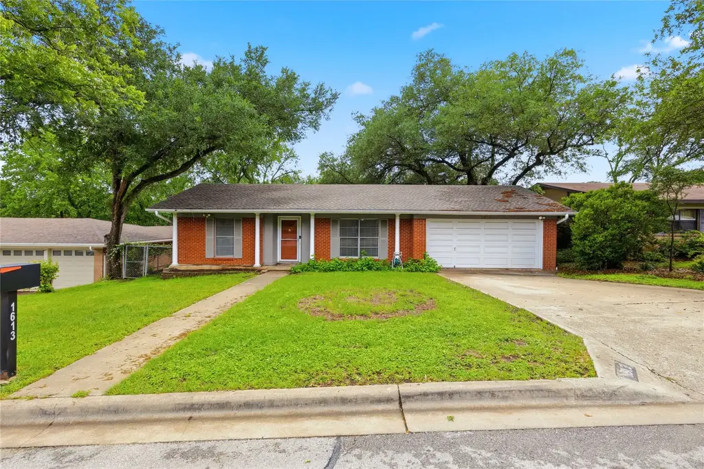 1613 Sunnyvale Street, Austin