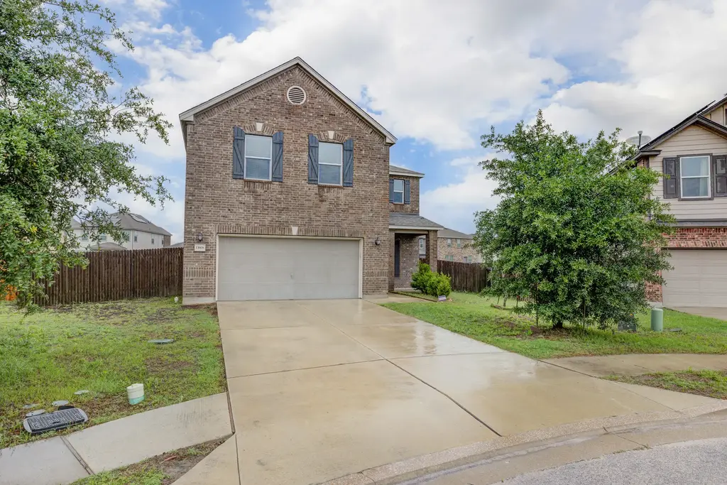 13908 Camp David Cove, Manor