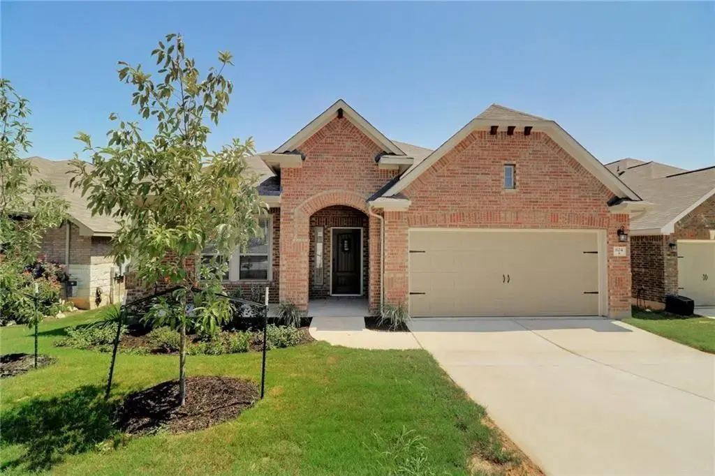 624 Peregrine Way, Leander