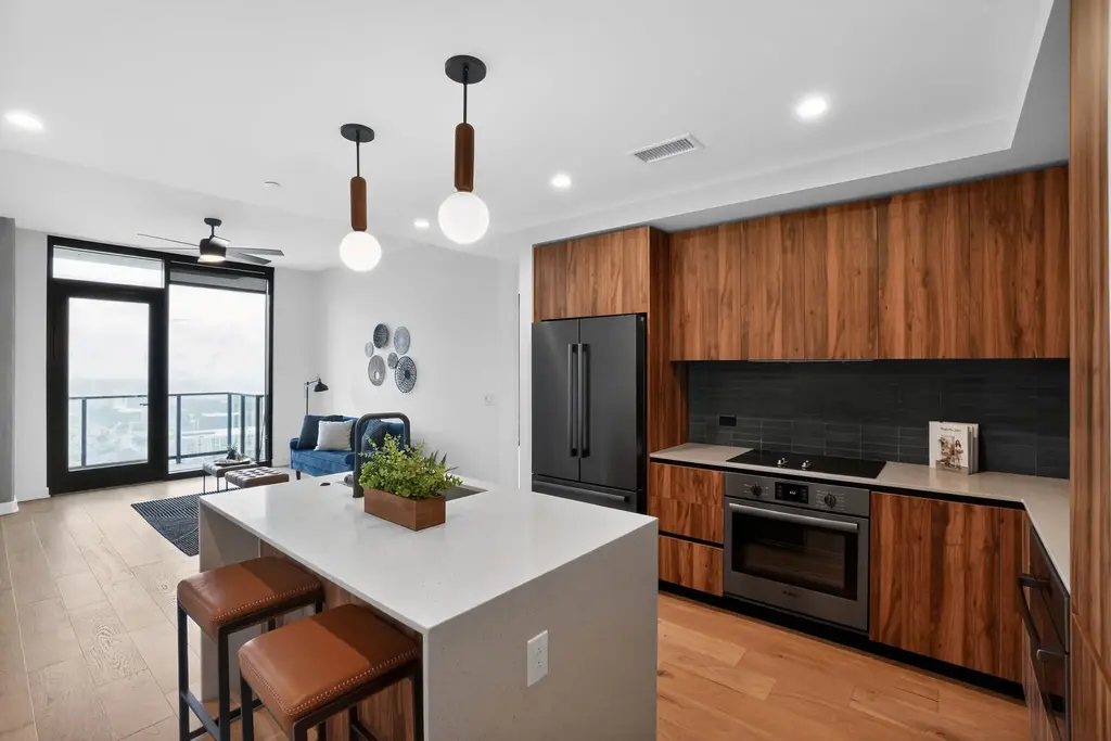 84 East Avenue 2903, Austin