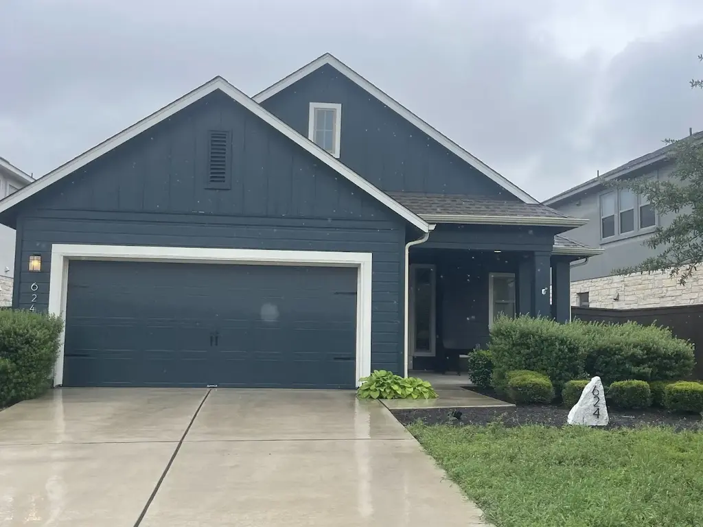 624 Golden Glory Road, Leander