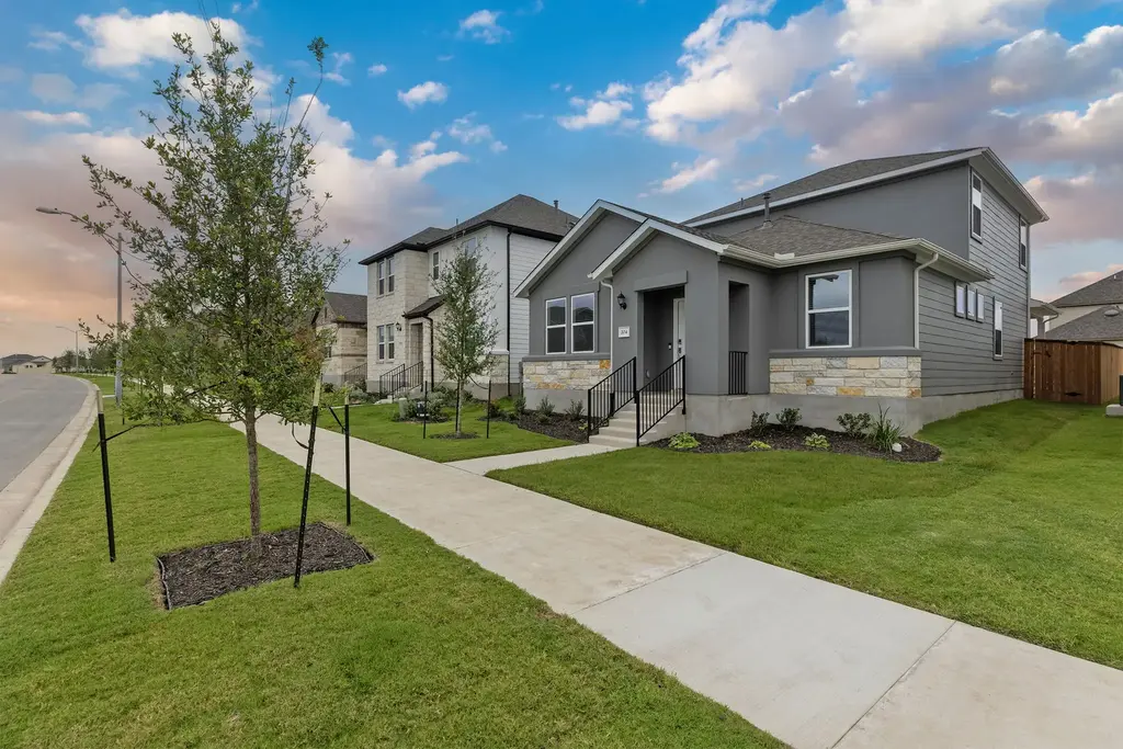 204 Flowers Avenue 123, Hutto