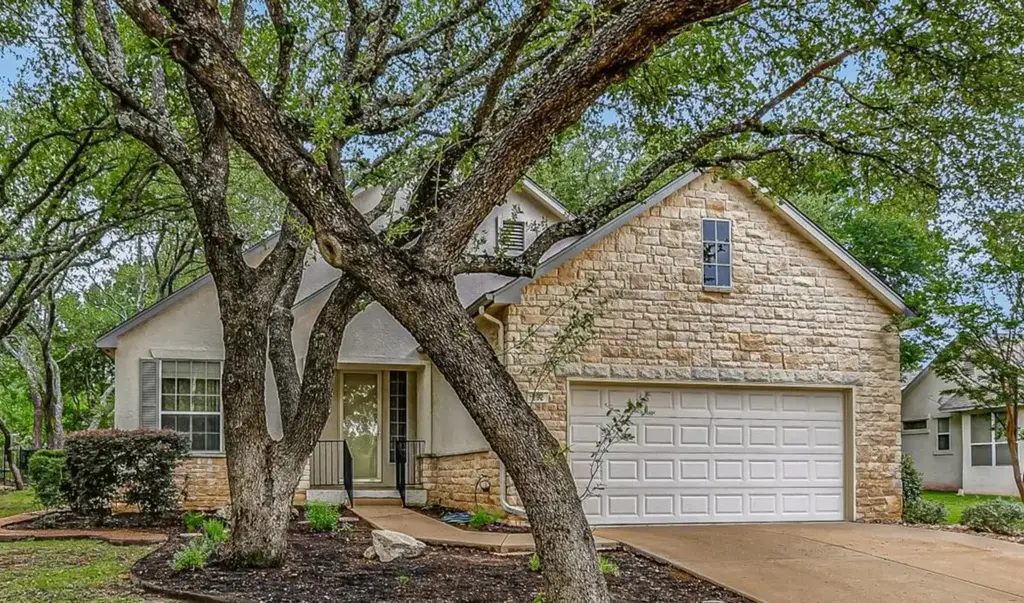 292 Whispering Wind Drive, Georgetown