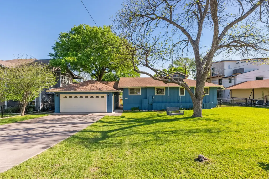 1707 Aztec Trail, Kingsland