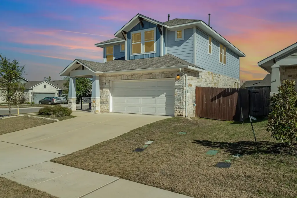 236 Oakstone Drive, Georgetown