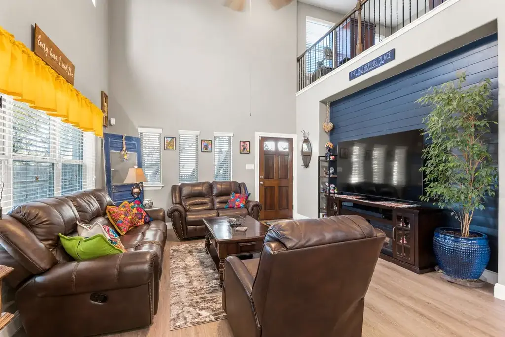 2304 S Lakeline Boulevard 401, Cedar Park