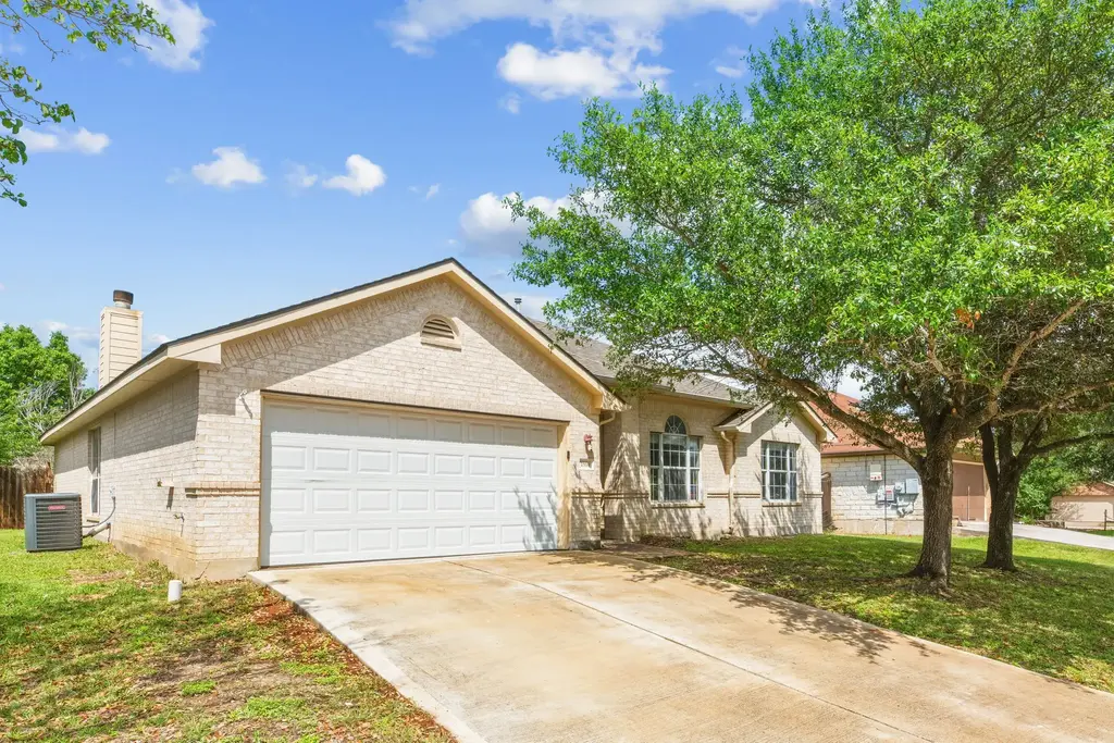 1514 Spring Peony Court, Pflugerville