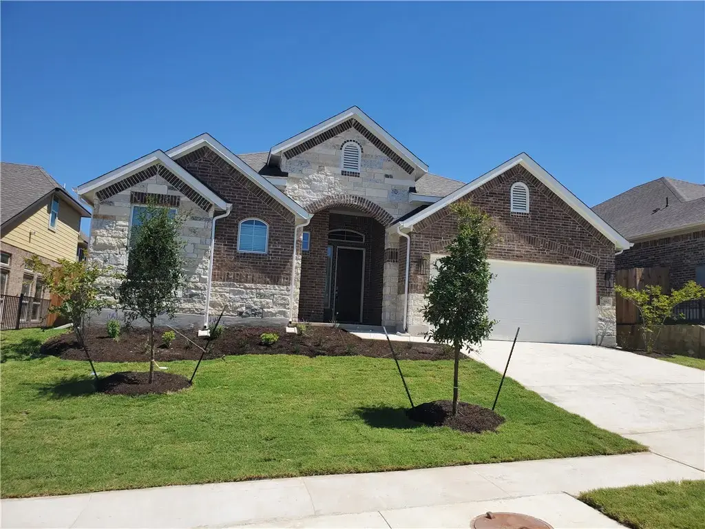 982 Wild Pecan Loop, Buda