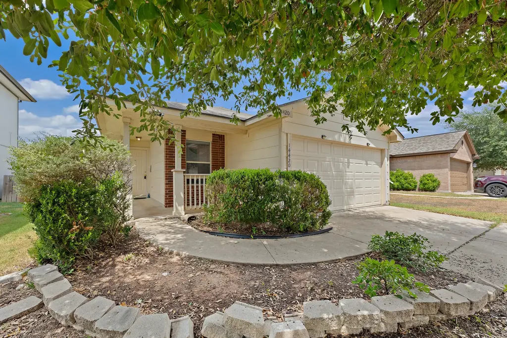 14420 Cummins Way, Manor